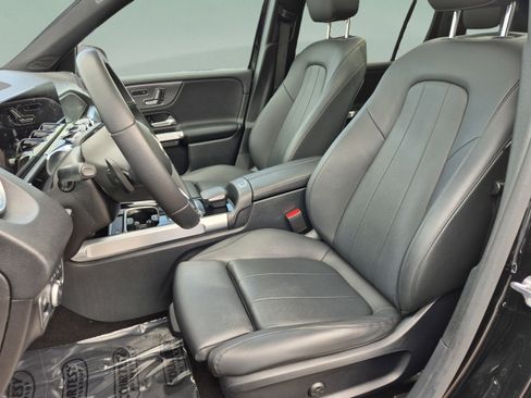 Used 2023 Mercedes-Benz GLB 250 image 21
