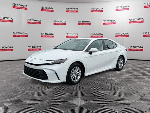 Used 2025 Toyota Camry LE w/ Convenience Package FWD image 7