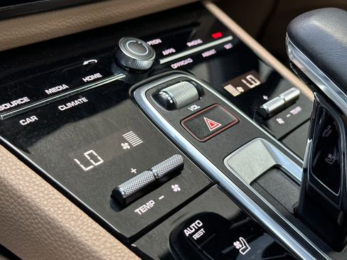 Certified 2023 Porsche Cayenne AWD/4WD image 24