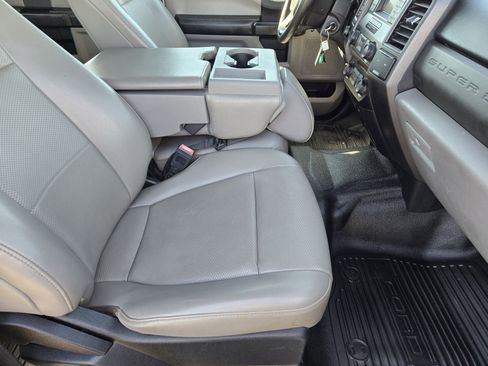 Used 2020 Ford F550 4x4 Crew Cab Super Duty w/ Power Equipment Group image 14