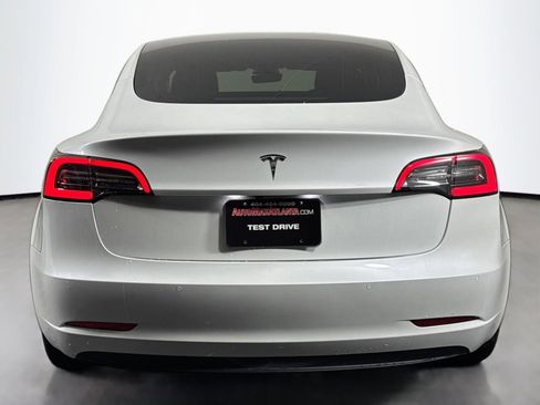 Used 2022 Tesla Model 3 Standard Range image 6