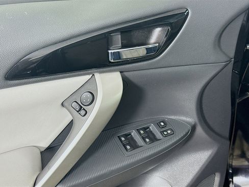 Used 2025 Mitsubishi Eclipse Cross Black Edition image 24