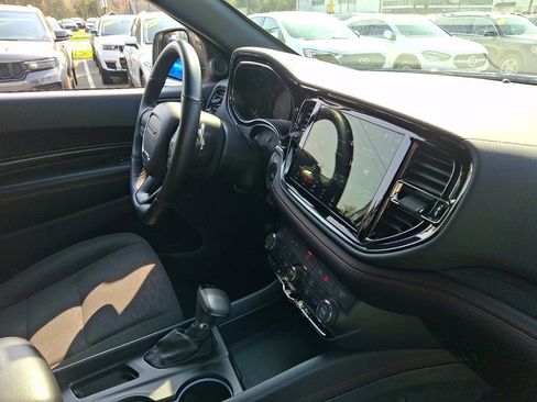 Used 2025 Dodge Durango GT AWD/4WD image 12