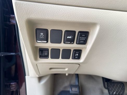 Used 2013 INFINITI JX35 AWD w/ Premium Pkg image 30