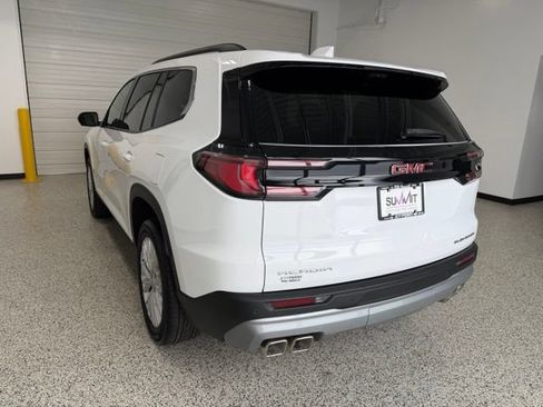 Used 2026 GMC Acadia Elevation w/ Elevation Premium Package FWD image 5