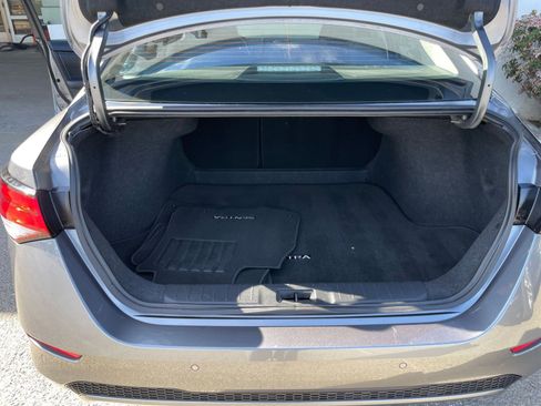 Used 2025 Nissan Sentra SV image 31