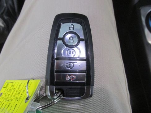 Used 2023 Ford Escape ST-Line Select AWD/4WD image 39