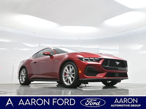Used 2024 Ford Mustang GT Premium RWD image 3