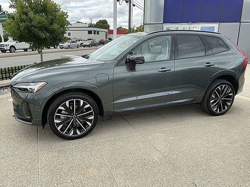 New 2026 Volvo XC60 T8 Ultra w/ Climate Package AWD/4WD image 11