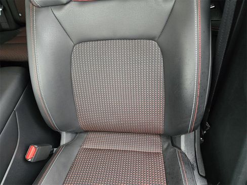 Used 2025 Nissan Kicks SR image 17