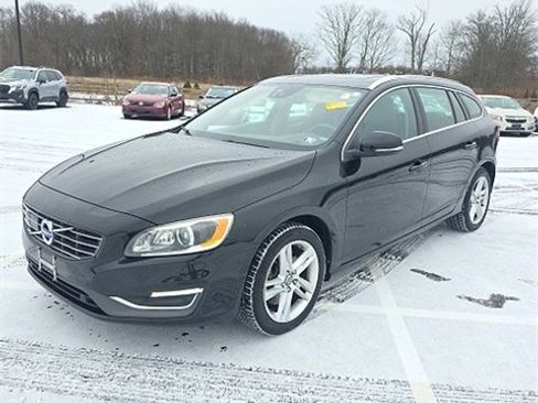 Used 2015 Volvo V60 T5 Platinum image 1