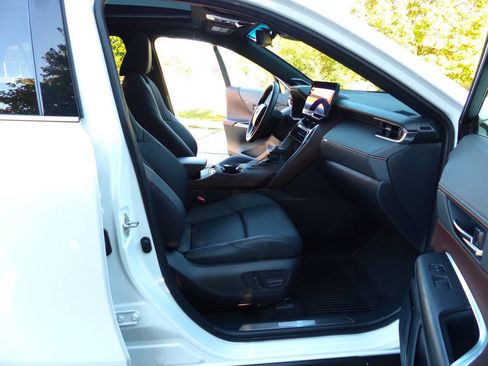 Used 2024 Toyota Venza Limited image 48