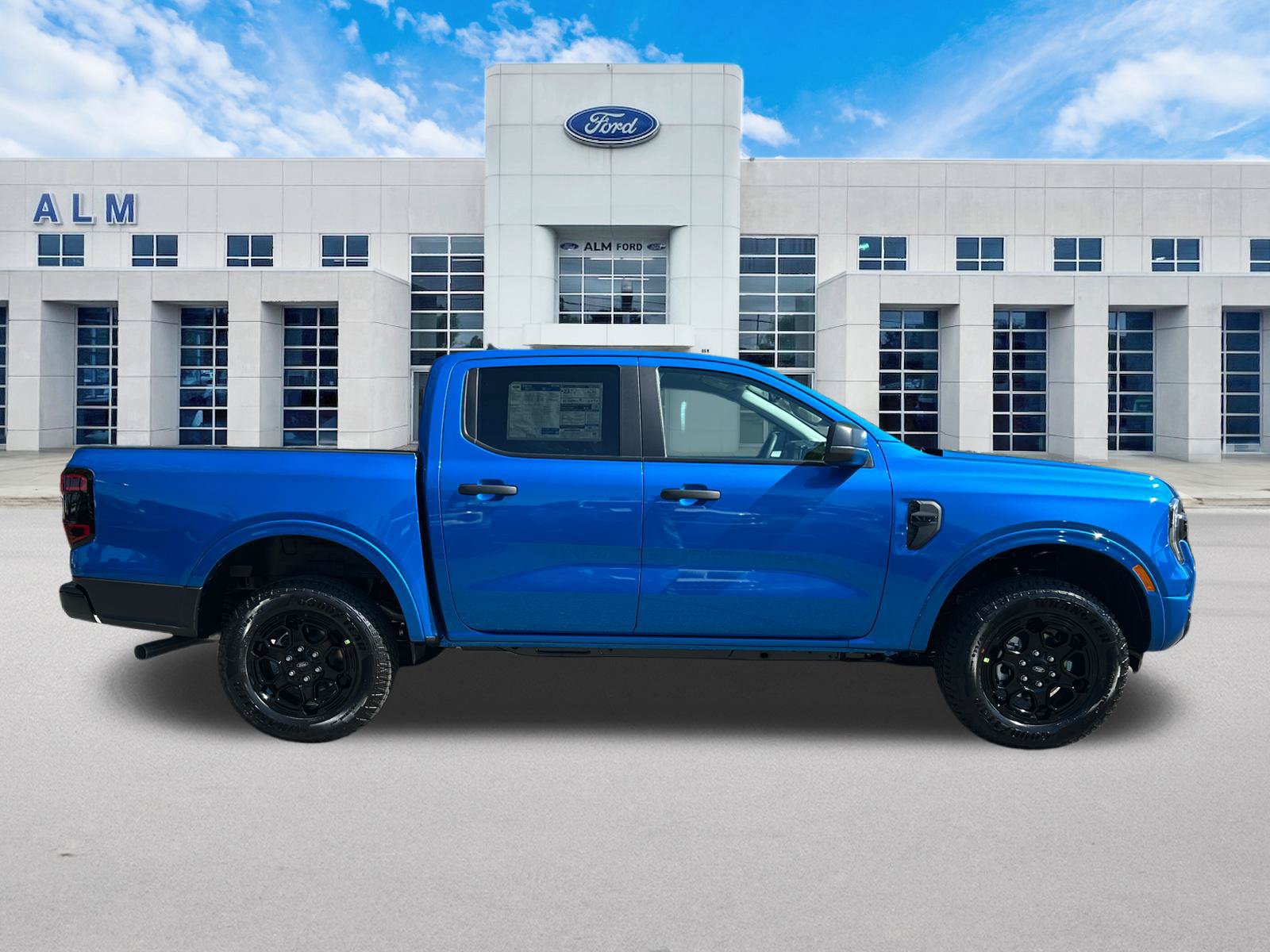 New 2026 Ford Ranger XLT w/ Black Appearance Package RWD image 5
