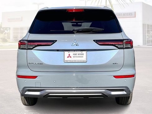 New 2026 Mitsubishi Outlander SEL image 4