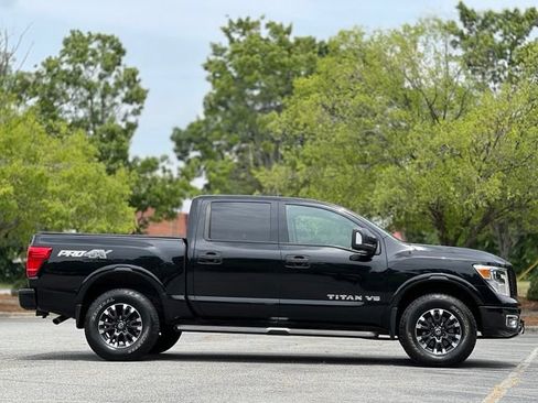 Used 2018 Nissan Titan PRO-4X AWD/4WD image 4