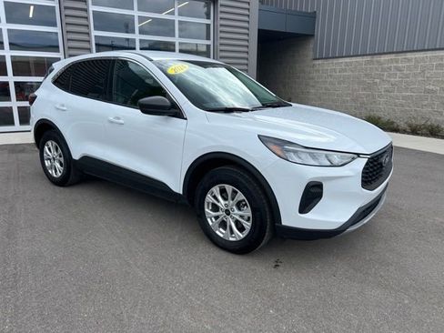 Used 2024 Ford Escape Active AWD/4WD image 3