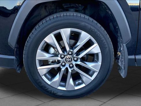 Used 2025 Toyota RAV4 XLE Premium FWD image 11