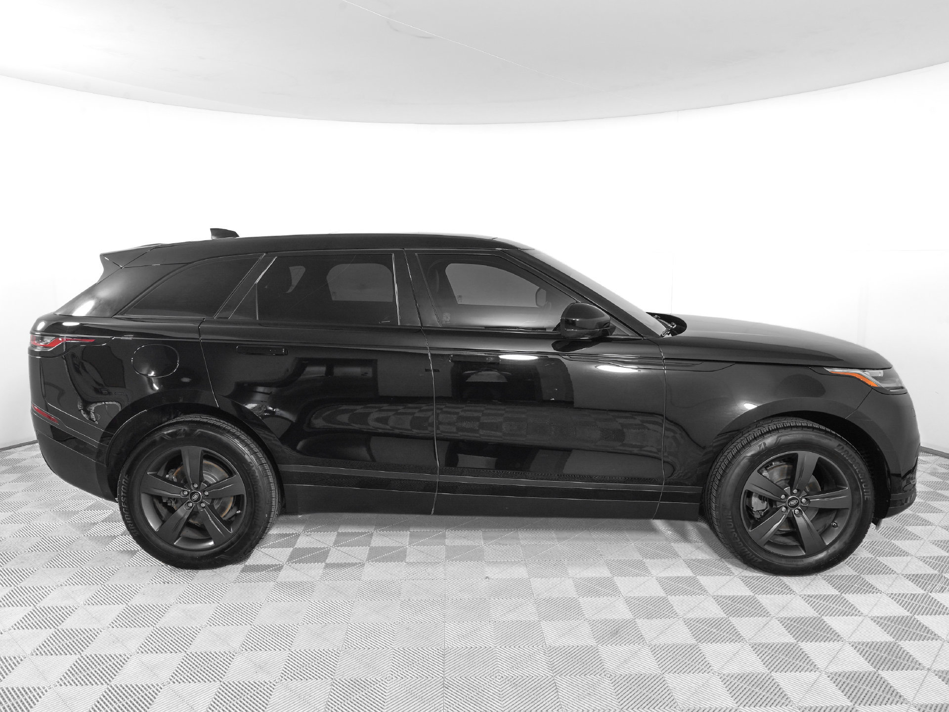 Used 2019 Land Rover Range Rover Velar S AWD/4WD image 4
