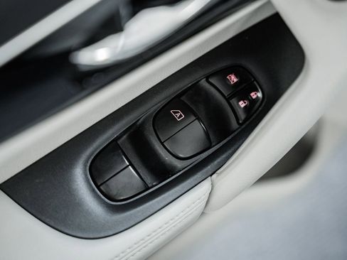 Used 2018 Nissan Rogue Sport SL w/ SL Premium Package image 44