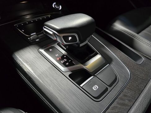 Used 2020 Audi Q5 e Premium image 24