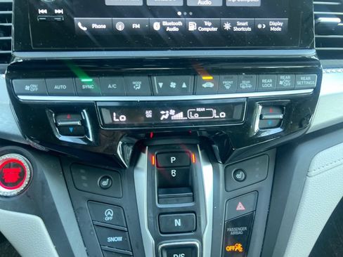 Used 2025 Honda Odyssey EX-L image 16