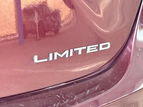 Used 2014 Toyota Avalon Limited w/ Technology Package FWD image 9