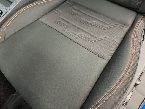 Used 2025 Nissan Frontier PRO-4X image 12