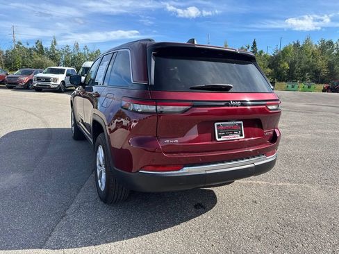 Used 2022 Jeep Grand Cherokee Limited AWD/4WD image 9