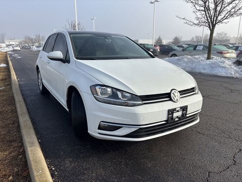 Used 2018 Volkswagen Golf SE image 16