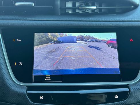 Certified 2025 Cadillac XT5 Luxury image 11