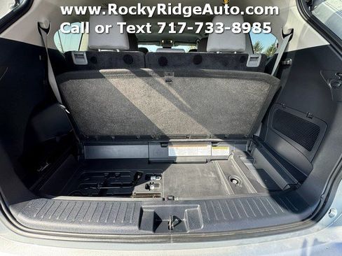 Used 2023 Toyota Highlander LE AWD/4WD image 36