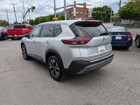 Used 2022 Nissan Rogue SV FWD image 8