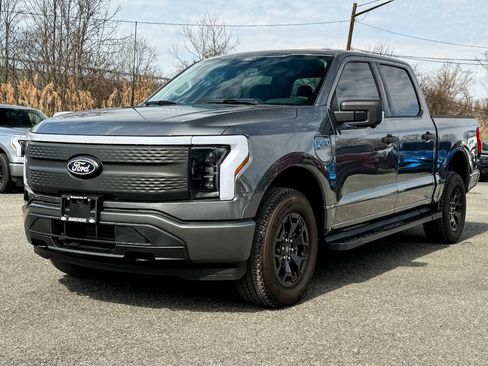 Used 2025 Ford F150 Lightning XLT image 7