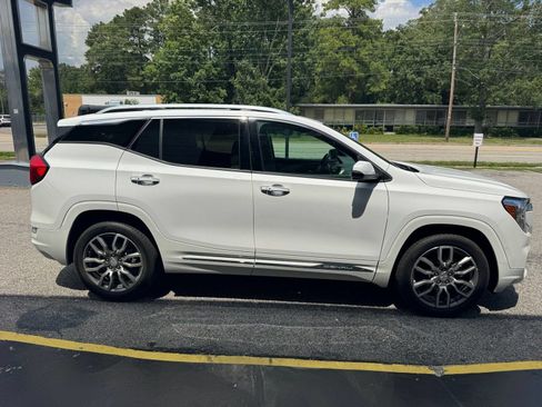 Certified 2023 GMC Terrain Denali w/ Denali Premium Package AWD/4WD image 10