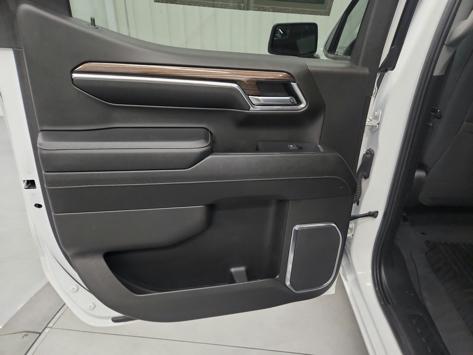 Used 2024 Chevrolet Silverado 1500 LT AWD/4WD image 24