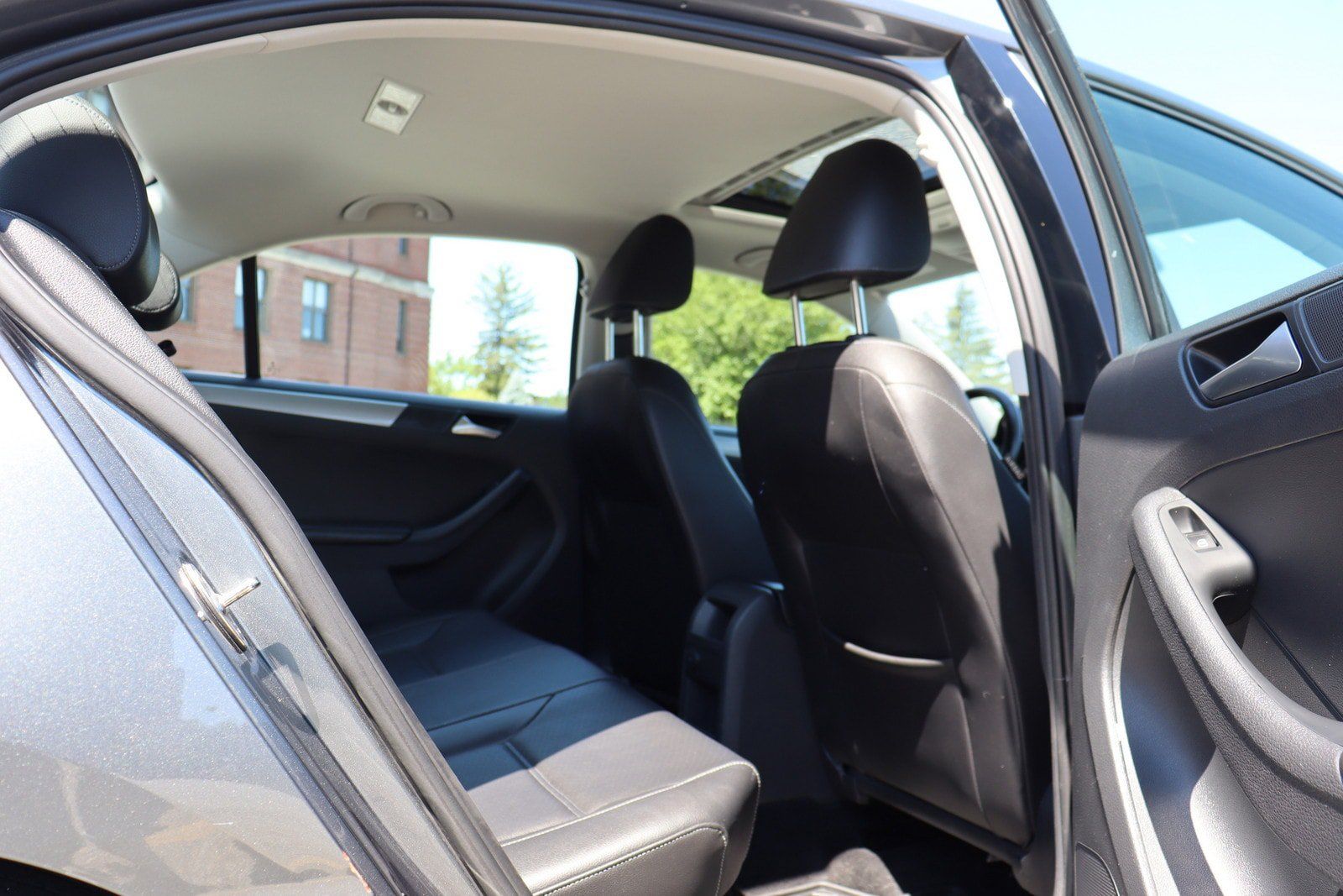 Used 2018 Volkswagen Jetta SE FWD image 15