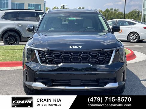 New 2025 Kia Sorento S image 2