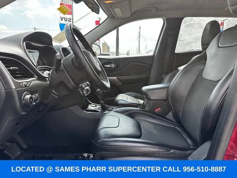 Used 2019 Jeep Cherokee Latitude Plus w/ Trailer Tow Group FWD image 14