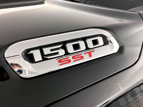 Used 2025 RAM 1500 Laramie image 30