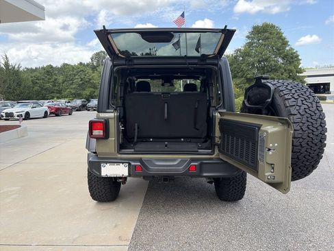 Used 2025 Jeep Wrangler Sport AWD/4WD image 30