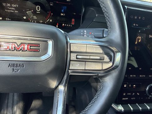 Used 2025 GMC Acadia Elevation image 31