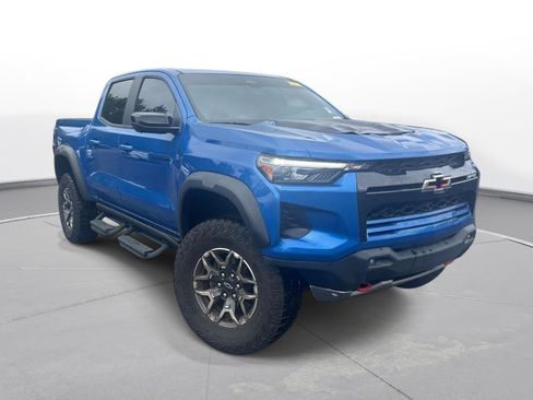 Used 2024 Chevrolet Colorado ZR2 w/ ZR2 Convenience Package III AWD/4WD image 4