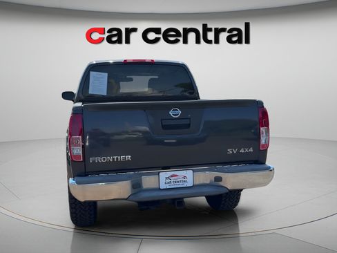 Used 2013 Nissan Frontier SV AWD/4WD image 5