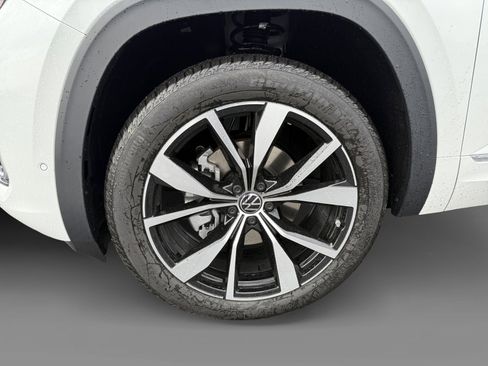 New 2025 Volkswagen Atlas SEL Premium R-Line image 9