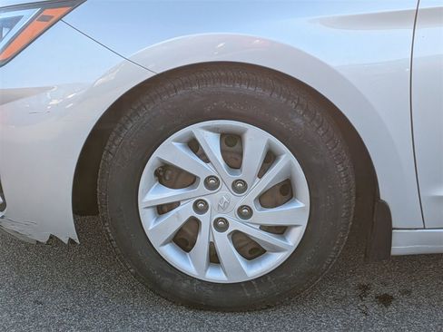 Used 2020 Hyundai Elantra SE image 10