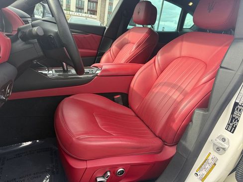 Used 2022 Maserati Levante Modena image 12