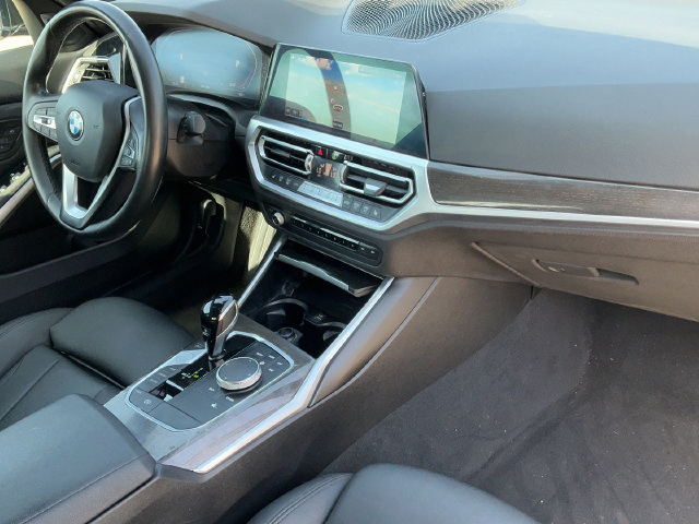 Used 2020 BMW 330i xDrive Sedan w/ Convenience Package AWD/4WD image 18