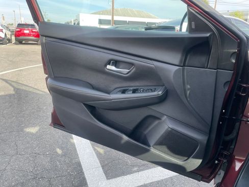 Used 2025 Nissan Sentra SV image 18