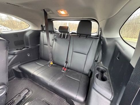 Used 2023 Toyota Highlander Platinum image 12