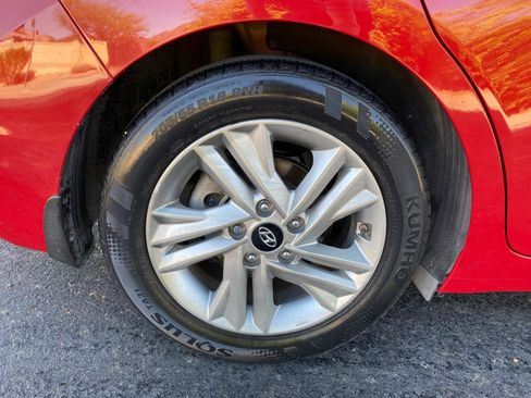 Used 2020 Hyundai Elantra Value Edition FWD image 16
